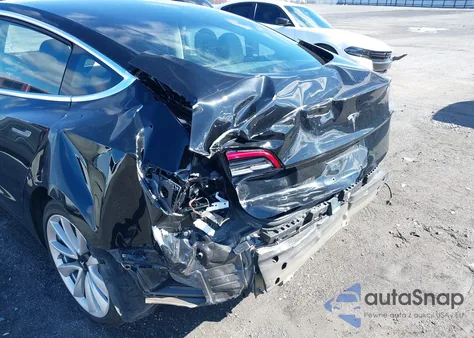 2018 Tesla Model 3 Long Range/Mid Range from USA, damaged, VIN 5YJ3E1EA7JF136425